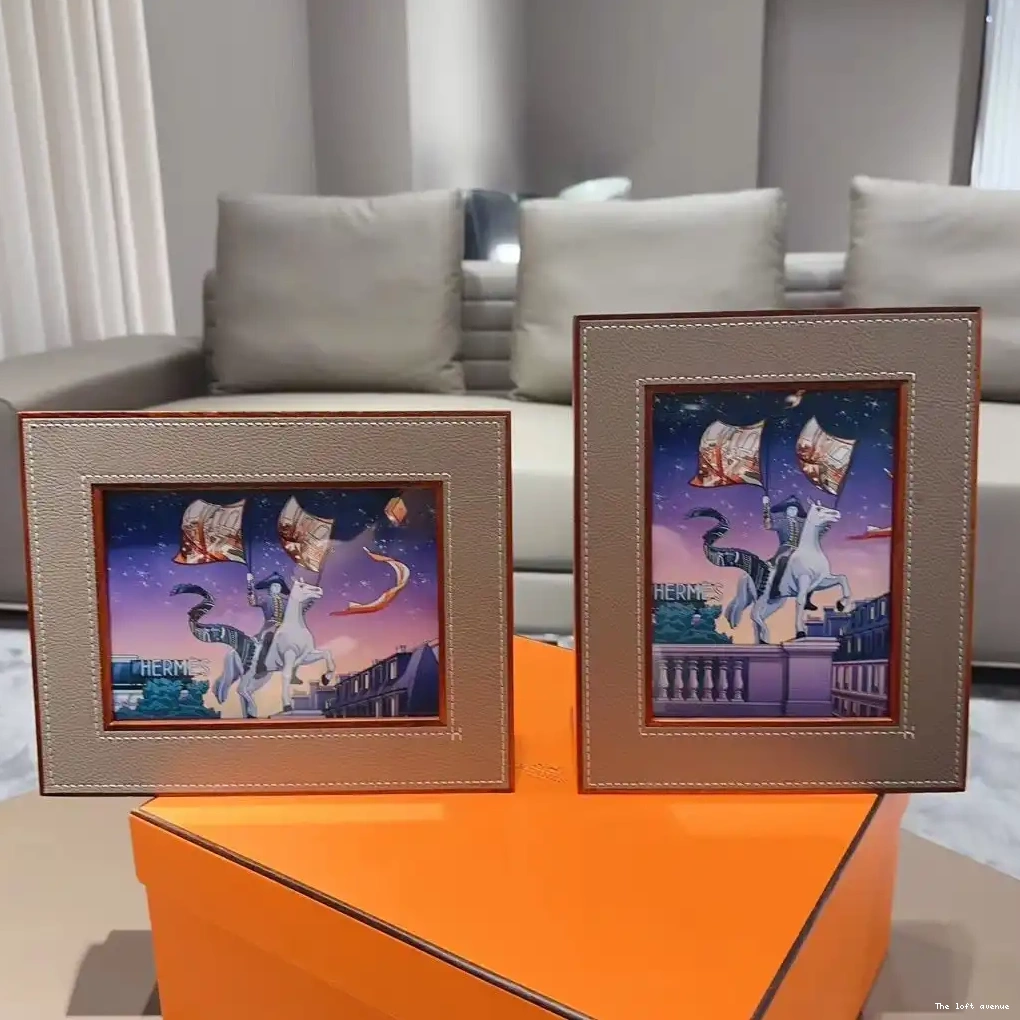 FRAME LEATHER PICTURE HERMES 0702